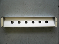 Bild von proPANEL Z DSR | 19" Panel Z-Form für 6x Triax Einbaustecker (DSR), 2HE, farblos matt eloxiert