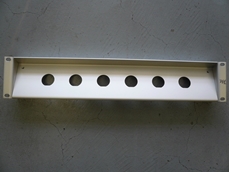 Bild von proPANEL Z DKE | 19" Panel Z-Form für 6x Triax Einbaubuchse (DKE), 2HE, farblos matt eloxiert